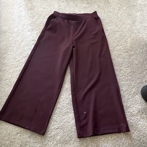 Wide leg stretchy Loft pants in Aubergine, size Medium